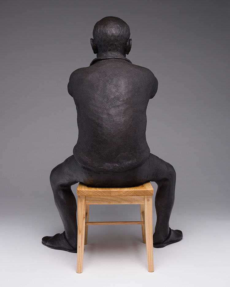 Picasso on a Chair (PH 4/9) par Joseph Hector Yvon (Joe) Fafard