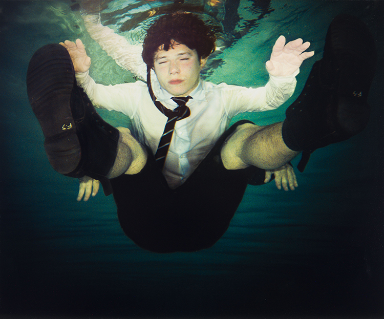 Under II from Underwater par Anthony Goicolea