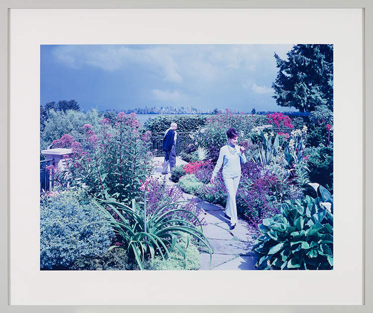 On the Terrace Garden, Joe and Rosalie Segal with Cosmos altrosanguineus par Scott McFarland