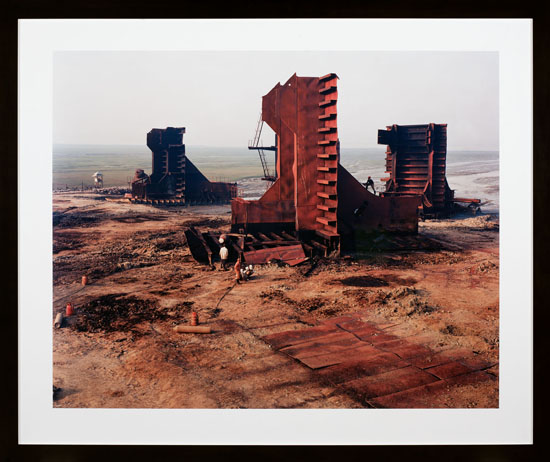 Shipbreaking #27 with Cutter, Chittagong, Bangladesh, 2001 by Edward Burtynsky