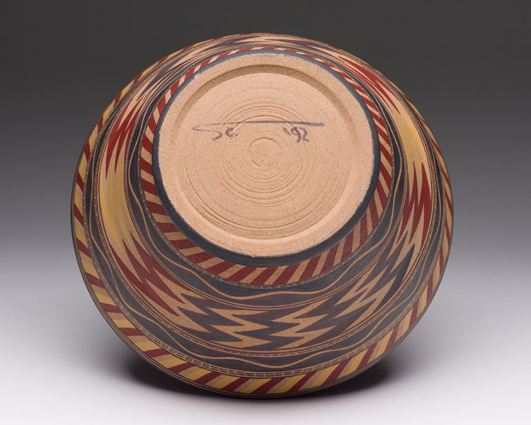 Bowl with Red and Yellow Design par Judith Cranmer