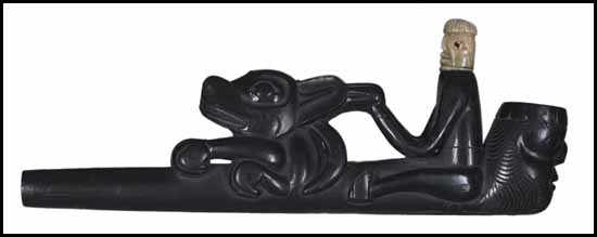 Early Trade Pipe with Euro-American Figure and Stylized Haida Animal and Bowl Carved with a Human Head par Early Haida Artist
